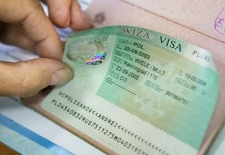 С 22 апреля Чехия упрощает выдачу виз для украинцев