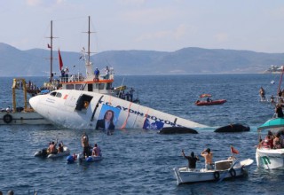 В Турции затопили самолет для привлечения туристов